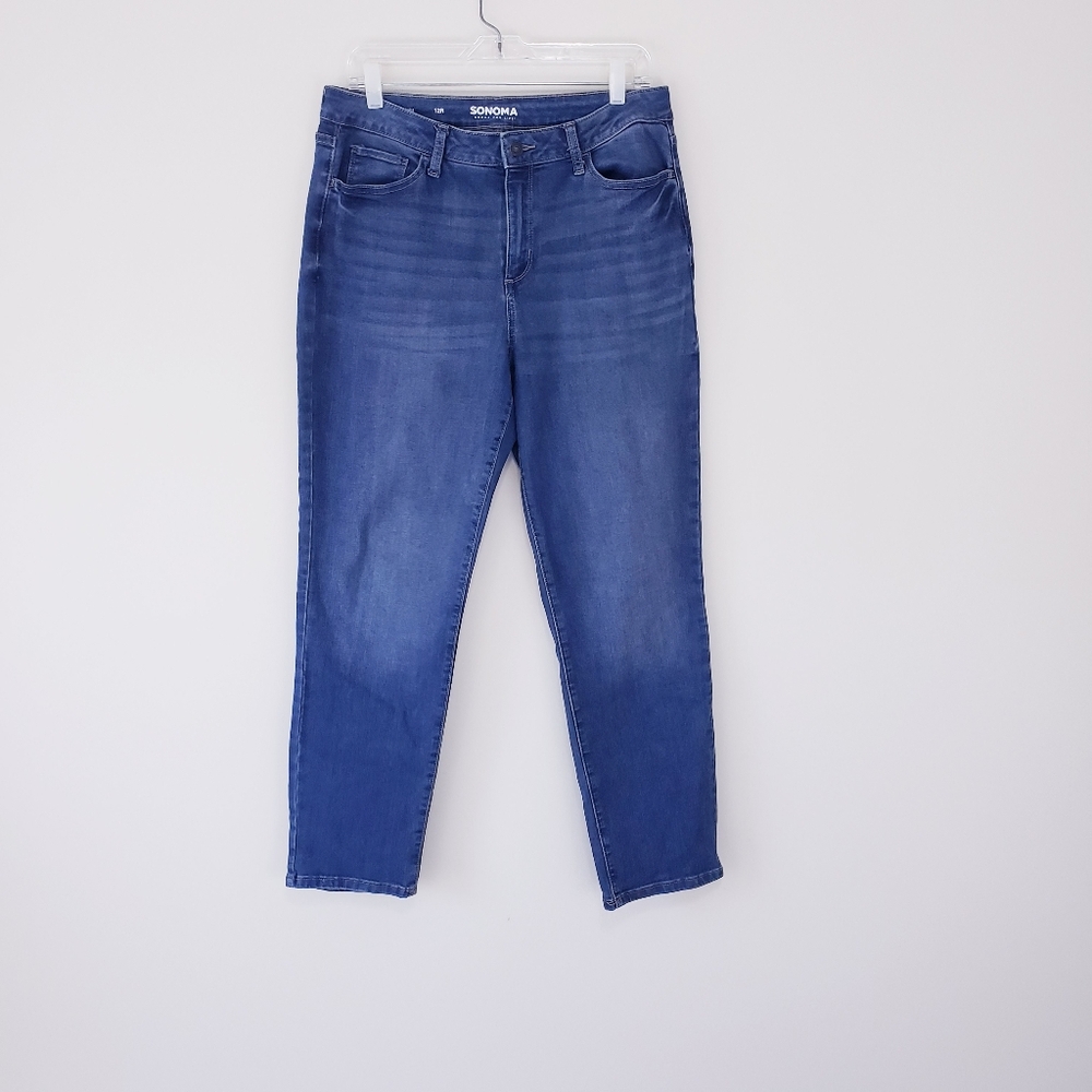 Classic Straight-Leg Women’s Jeans - Dark Blue - Picture 5 of 11